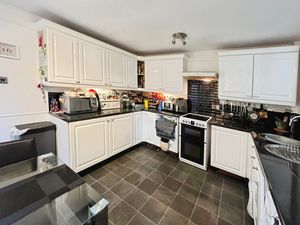 Kitchen- click for photo gallery